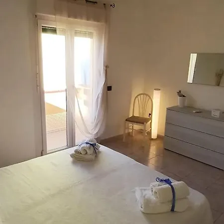Marida - Dimora Moderna In Centro Storico Διαμέρισμα SantʼAntìoco